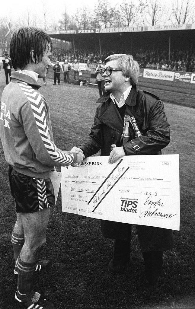 Søren Lindsted var en målfarlig herre, og i sæsonen 1978 scorede han 30 mål for Holbæk Boldklub og blev belønnet med Tipsbladets topscorerpris. (Foto: Sn.dk)